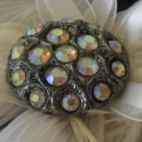 Ivory Statement Fascinator - Picture 3 of 7